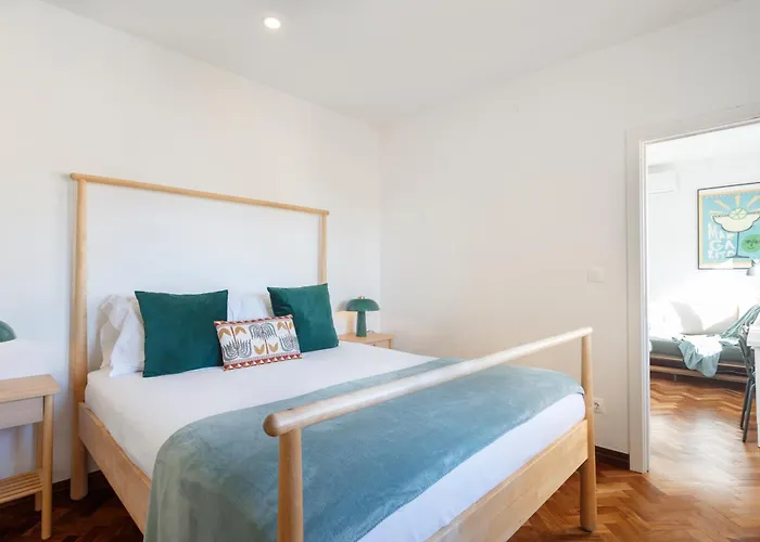 Margarita's Day In - By Misha's Place 2c شقة *