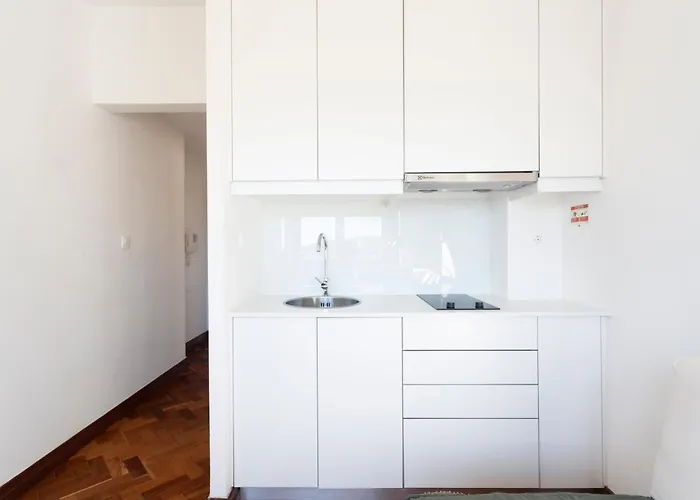 Margarita's Day In - By Misha's Place 2c شقة *